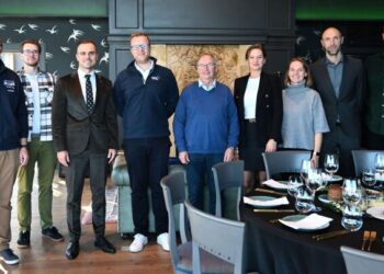 Seniūnijose tvarkomi daugiabučių namų kiemai ir keliai