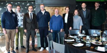 Seniūnijose tvarkomi daugiabučių namų kiemai ir keliai