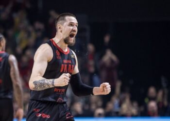 Pirmajame grandų mūšyje – dramatiškai namų tvirtovę apgynusio „Ryto“ pergale