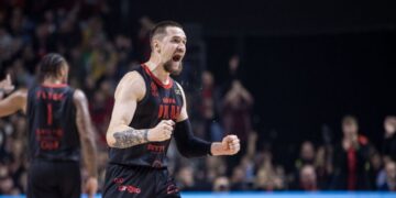 Pirmajame grandų mūšyje – dramatiškai namų tvirtovę apgynusio „Ryto“ pergale