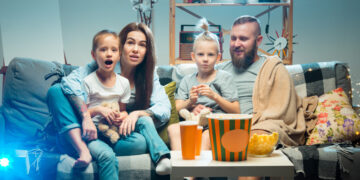 5 magiški šventinio laikotarpio filmai, kuriuos verta pažiūrėti su šeima