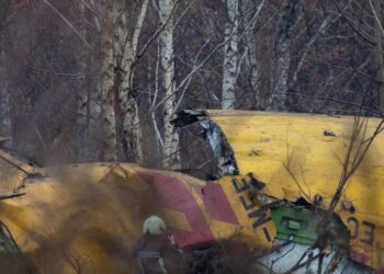 Vilniuje tarnybos sukeltos ant kojų – šalia namo nukrito krovininis DHL lėktuvas, žuvo pilotas