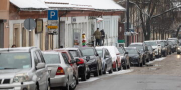 Patvirtintos naujos automobilių stovėjimo Vilniuje lengvatos ir įkainiai