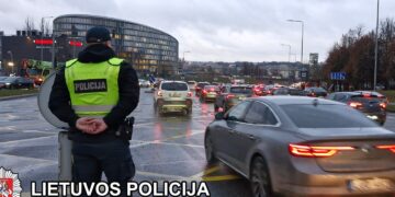 Vilniečiai mėgsta „užkišti“ eismą sankryžose