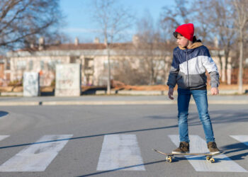 Ant pėsčiųjų perėjos partrenktas vaikas