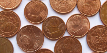 Iš apyvartos bus išimtos 1 ir 2 euro centų monetos – atsiskaitant grynaisiais, sumos bus apvalinamos