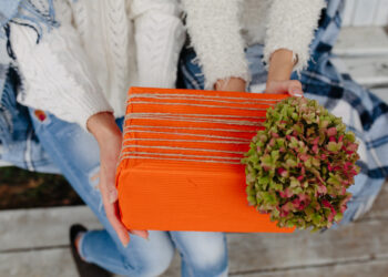 Kaip praleisti Kalėdas be streso: nuo atsakingai parinktų dovanų iki saikingų vaišių