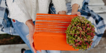 Kaip praleisti Kalėdas be streso: nuo atsakingai parinktų dovanų iki saikingų vaišių