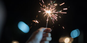 Patarimai, kaip saugiai elgtis su pirotechnikos priemonėmis