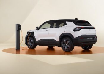 „Toyota“ pristatė visiškai naują elektromobilį