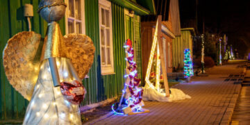 Karaimų gatvėje – dar ilgesnė eglučių alėja