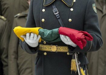 Gedimino pilies bokšte – 1989 m. okupacijos metu iškelta trispalvė