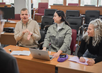 Noriu mokytis lietuvių kalbos. Kur galiu tai daryti nemokamai?
