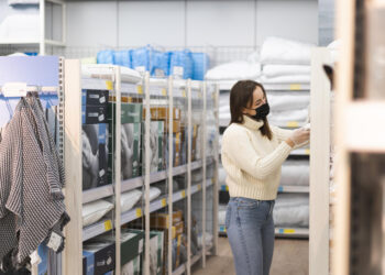 Įsigalioja nauji tekstilės atliekų tvarkymo reikalavimai: kaip tai bus įgyvendinama Lietuvoje?