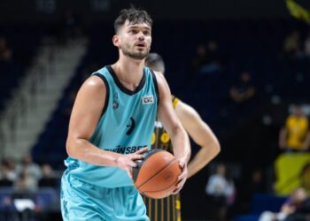 D. Baslykas ilgam iškrito iš rikiuotės