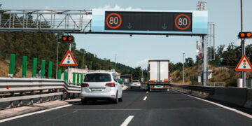 Kelių mokesčiai Lietuvoje ir kitose Europos valstybėse: kur jie naudingesni?