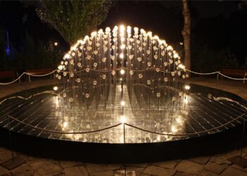 Šv. Kotrynos bažnyčioje – transformuotis gebanti šviesos instaliacija „Sfera“