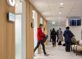 Vilniuje šiais metais bus atnaujintos 10 poliklinikų registratūros, jau pristatoma Šeškinės poliklinika