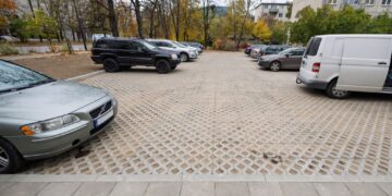 Vilniaus daugiabučių kiemai: įrengta korinė danga 340 automobilių, planuose – penkis kartus daugiau