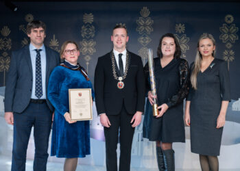 Pirmą kartą iškilmingai apdovanoti Vilniaus kraštui nusipelnę veikėjai