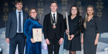 Pirmą kartą iškilmingai apdovanoti Vilniaus kraštui nusipelnę veikėjai