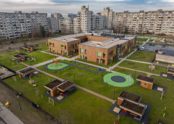 Viename iš labiausiai besiplečiančių sostinės mikrorajonų – duris atvėrė naujas lopšelis darželis