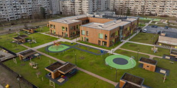 Viename iš labiausiai besiplečiančių sostinės mikrorajonų – duris atvėrė naujas lopšelis darželis