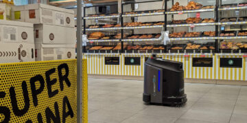 Vilniaus parduotuvėse pirkėjus stebina robotai-valytojai