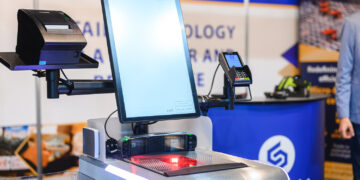 „Pirkau riešutus, bet įmušiau pomidorus“ laikai baigiasi: nuo šiol DI savitarnos kasose atpažins kiekvieną perkamą prekę