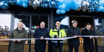 Naujajame Vilniaus oro uosto išvykimo terminale jau zuja keleiviai