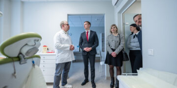 Bepiločių orlaivių skrydžiai virš karinių teritorijų ar aplink jas: ką būtina žinoti?