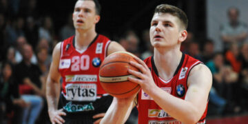 „Rytas“ sukirto rankomis su A. Gudaičiu