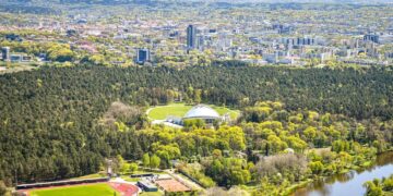 Šalia Vingio parko bus pašalinti 118 medžių ir krūmų