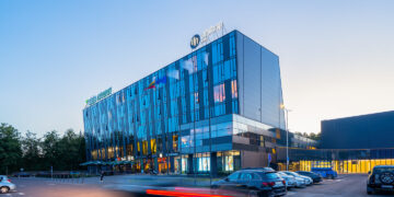 Plečiamas populiarus viešbutis „Urbihop“