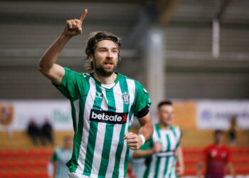 Pirmoje išvykoje – dramatiška pergalė