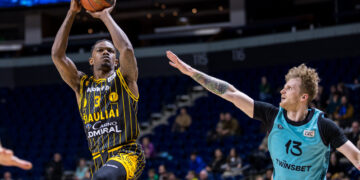 Išretėję „vilkai“ sutriuškinti Šiauliuose, Ž. Urbonas – išvarytas