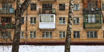 Vilniuje per langą iškrito mažametė