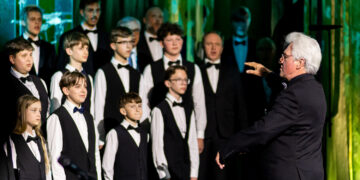 Prof. Vytautui Miškiniui oficialiai suteiktas Vilniaus garbės piliečio vardas