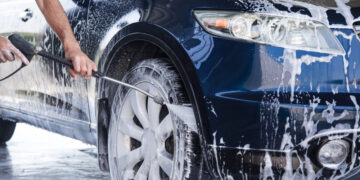 Kada geriausia plauti automobilį? 5 patarimai, kurie padės švara džiaugtis ilgiau