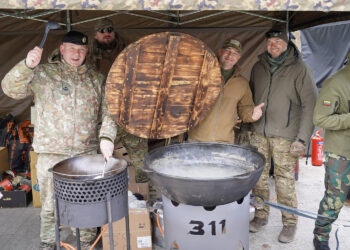 Itališka virtuvė – šaulių rankose: išvirė 800 porcijų makaronų ir vaišino limonadu