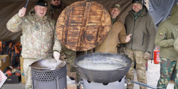 Itališka virtuvė – šaulių rankose: išvirė 800 porcijų makaronų ir vaišino limonadu