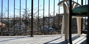 Nelaimė Vilniuje: iš balkono iškrito mažametė