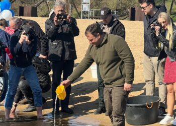 Šiemet į Lietuvos vandenis bus išleistas milijonas unguriukų: pirmieji 30 tūkstančių – jau Neryje