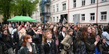 Festivalis po atviru dangumi Vilniaus senamiestyje: ATLANTIDA’25.underground_2.0 grįžta į Tiškevičių rūmų kiemelį!