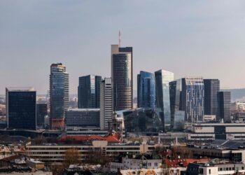 „Neakivaizdinio Vilniaus“ iššūkis – gimtadienis ant stogų