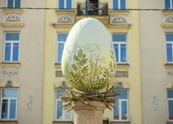 Vilniaus „kiaušinis“ pasitinka Velykas su nauju meno kūriniu