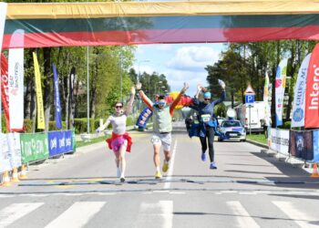 Sporto šventė Baltojoje Vokėje: energija, hobis ir krosinių bėgimų emocijos