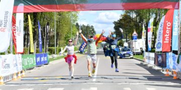 Sporto šventė Baltojoje Vokėje: energija, hobis ir krosinių bėgimų emocijos