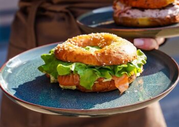 Vilniuje duris atvėrė nauja kavinė – kvies į lėtus pusryčius su šviežiai keptais beigeliais