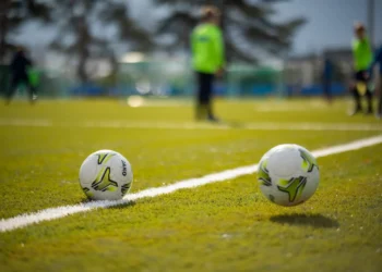 Justiniškėse – pirmasis stadionas su šildoma danga